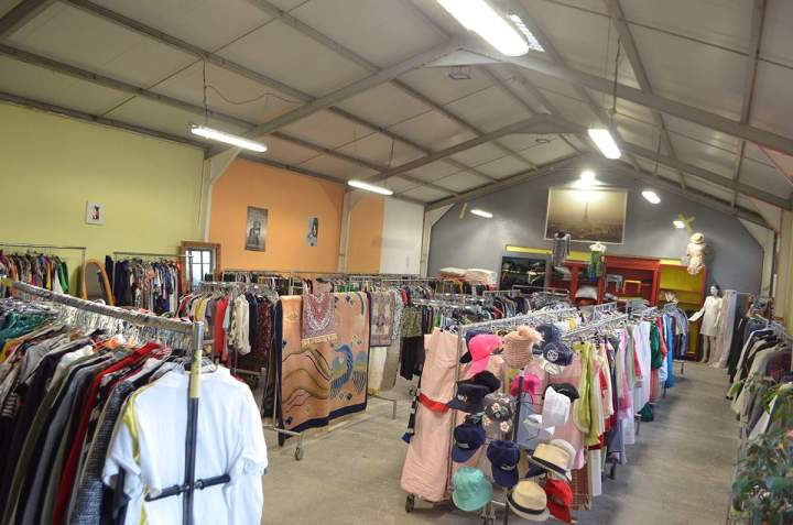 Collecter des vêtements en vue de les revendre Courthézon