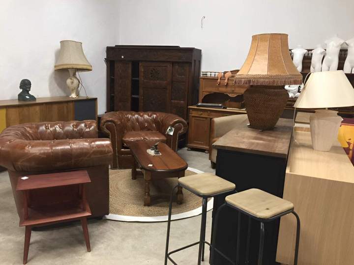 Contribution à un projet solidaire, faites un achat de meubles à l'ASSOCIATION EMMAÜS DU VAUCLUSE.