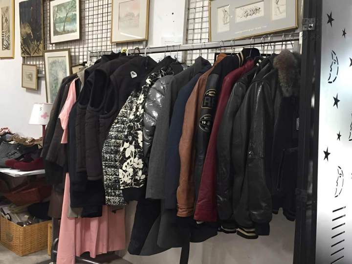 Récupérateur de dons de vêtements et vente Courthézon